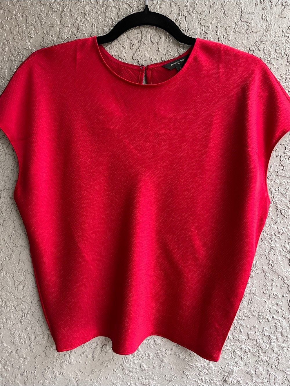 Banana Republic Red “Red Chakra” Petite top - Size PS
